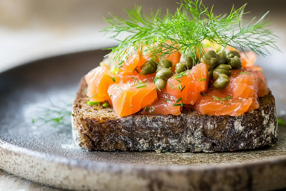 High-Protein Smoked Salmon Tartare on Archipelago Bread (25g Protein)